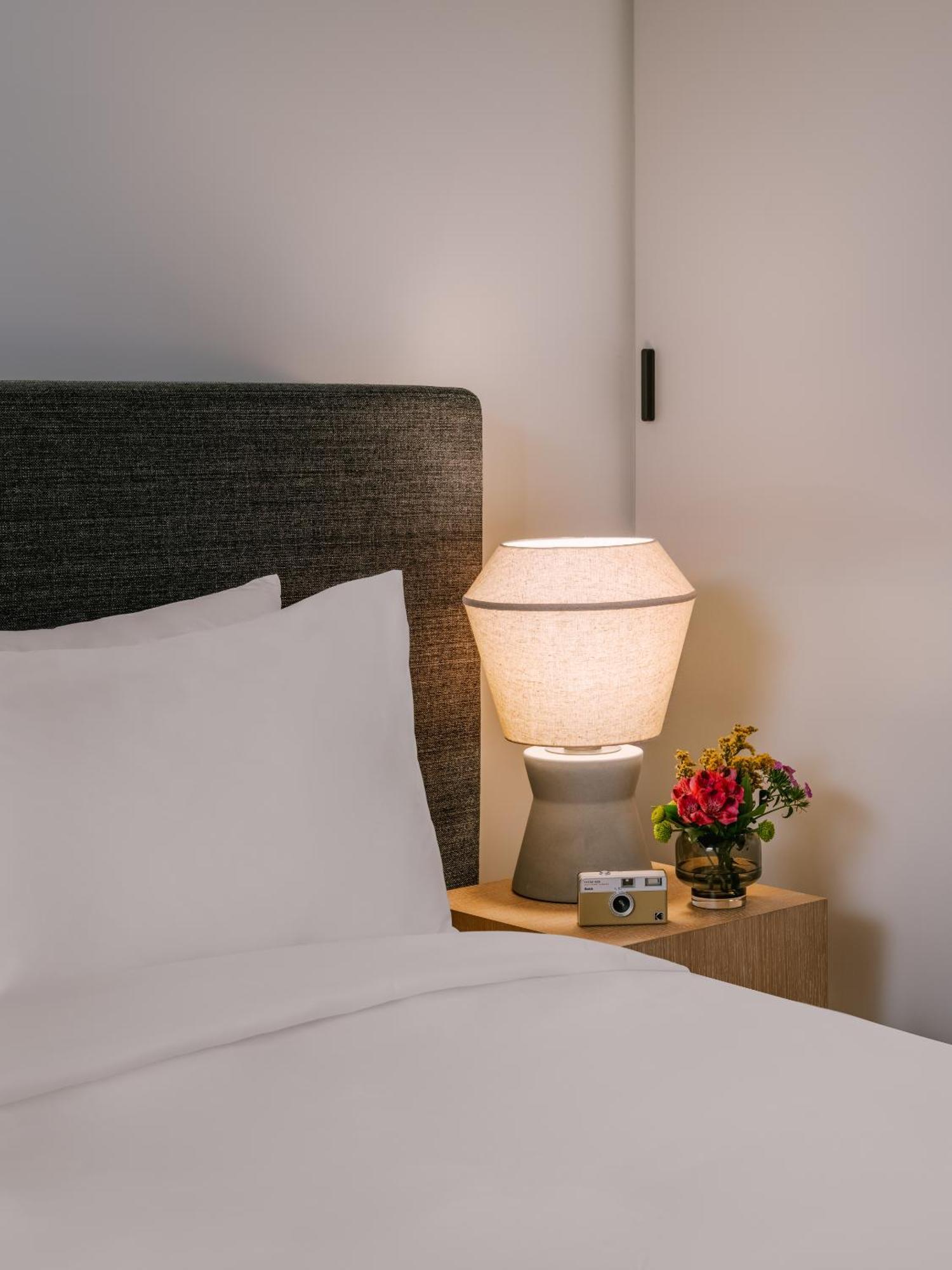 Sonder Apollon Aparthotel Montreal Room photo