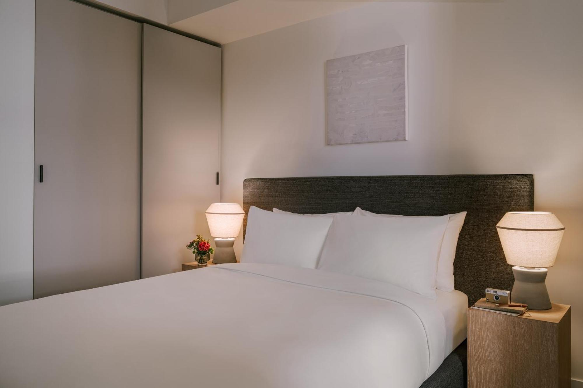 Sonder Apollon Aparthotel Montreal Room photo