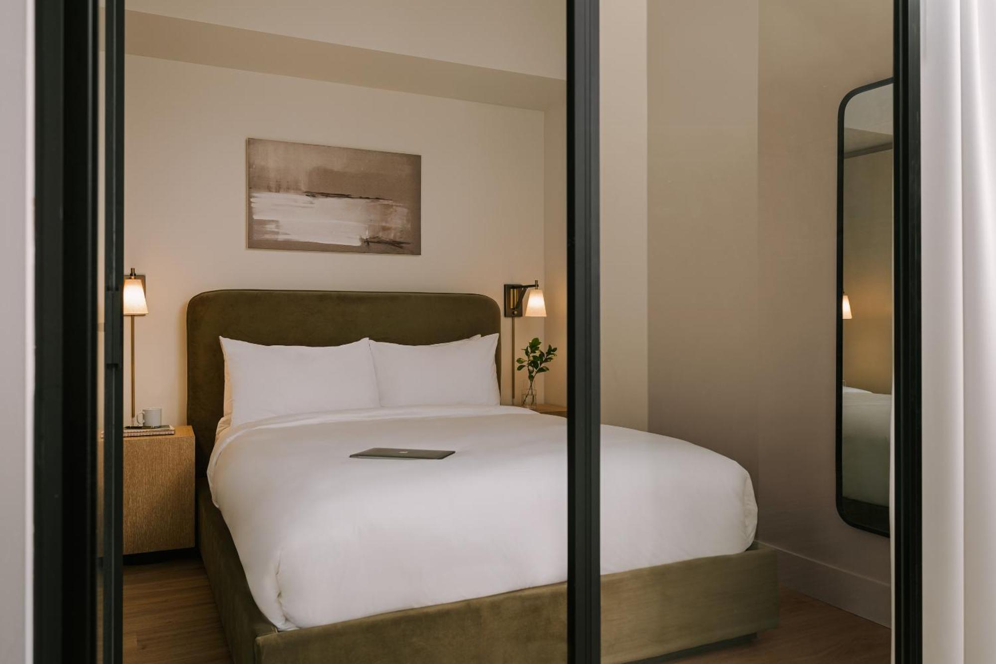 Sonder Apollon Aparthotel Montreal Room photo