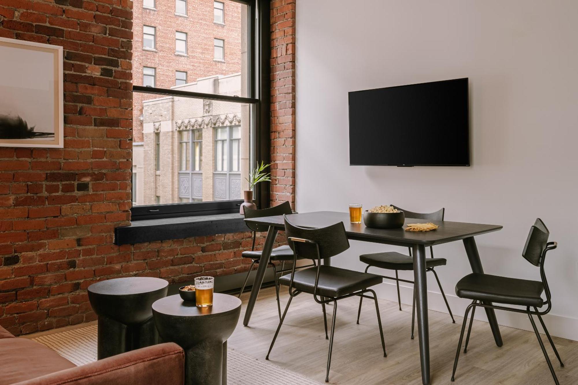 Sonder Apollon Aparthotel Montreal Room photo