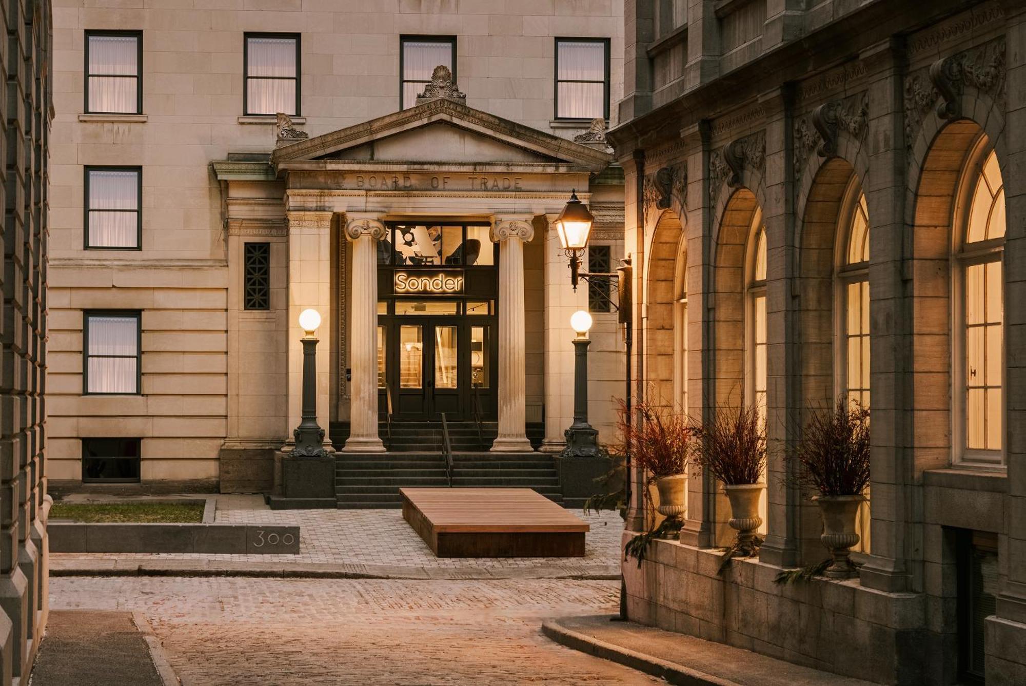Sonder Apollon Aparthotel Montreal Exterior photo
