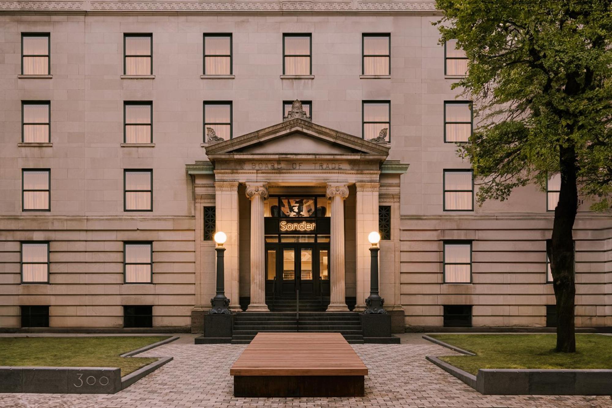 Sonder Apollon Aparthotel Montreal Exterior photo